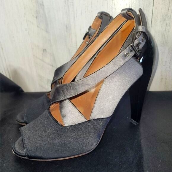 Alaia Patent Leather Heels - Picture 10 of 15